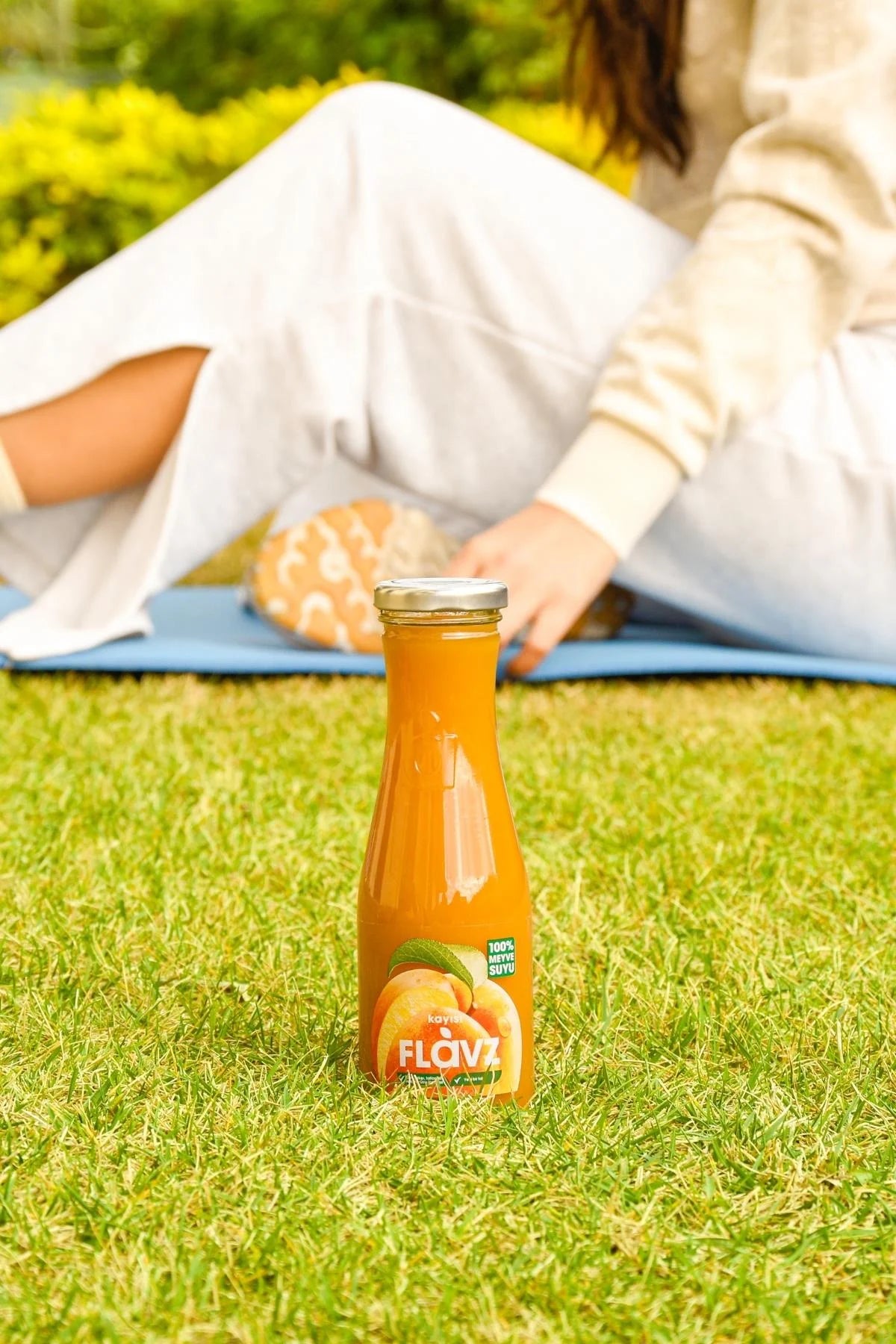 Flavz %100 Doğal Kayısı Meyve Suyu - 640ml Cam Şişe Ürün ikincil görseli